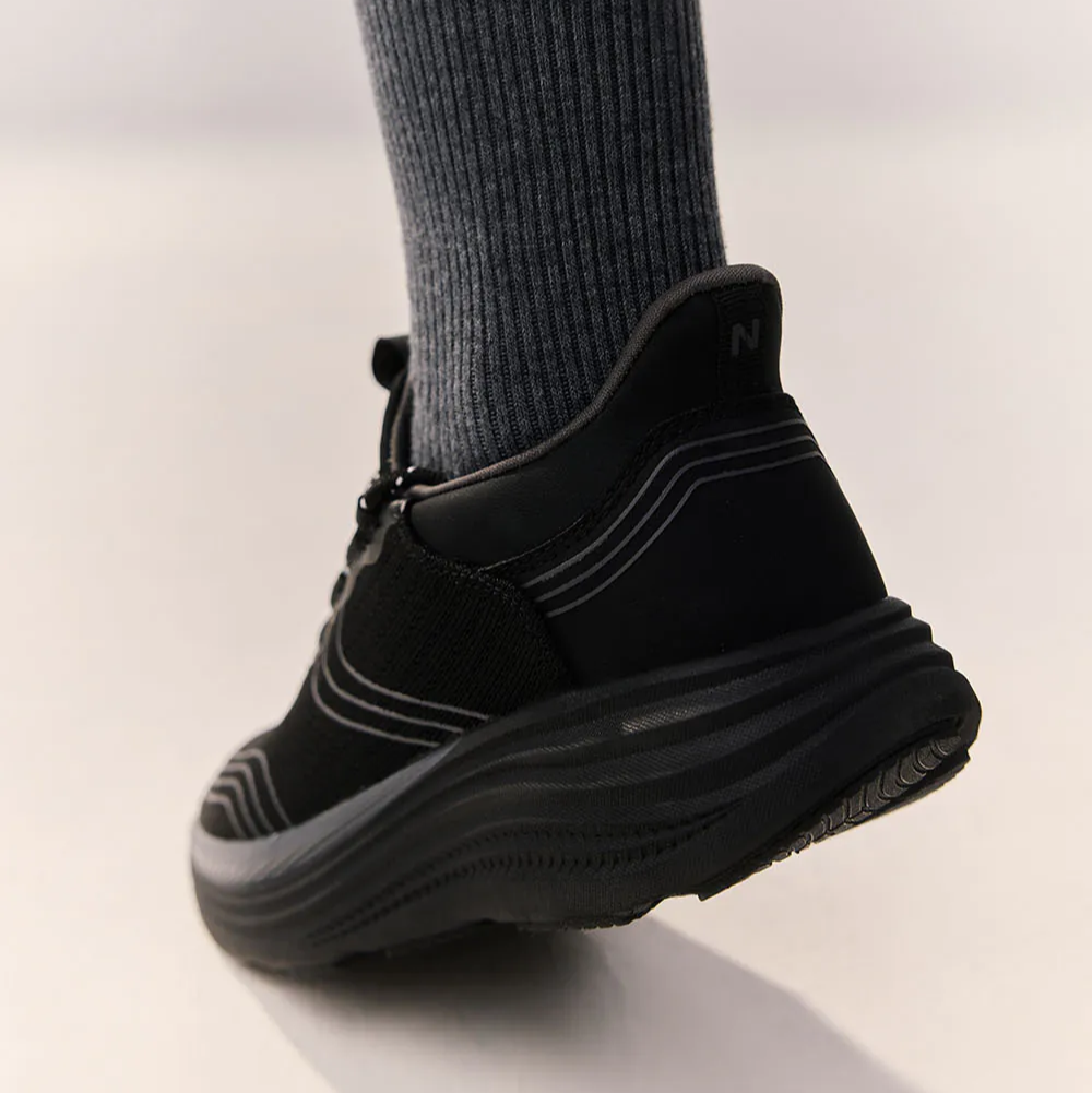 AK1370 輕盈彈跳美體慢跑秒著鞋【生活防水】【男女款】