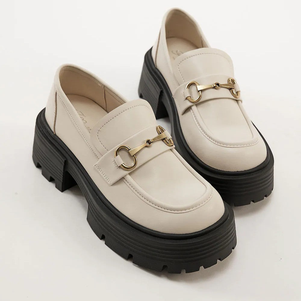 【新品結帳9折 | ~16/3止】AK1385 輕量厚底馬銜扣樂福鞋 (此款版型偏細)