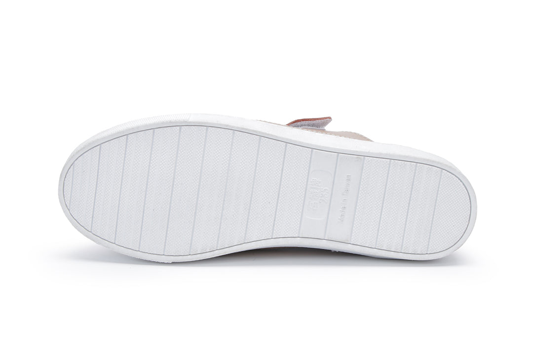 【斷碼特價】W2047 免綁彈力帶真皮休閒鞋(版型偏小需選大一碼).